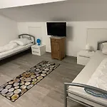 Monteursunterkunft - Fitters' With Shared Kitchen Egenhofen