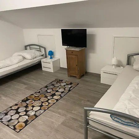 Monteursunterkunft - Fitters' With Shared Kitchen Egenhofen