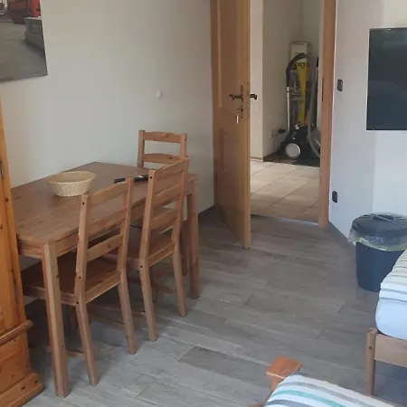 Διαμέρισμα Monteursunterkunft - Fitters' With Shared Kitchen *
