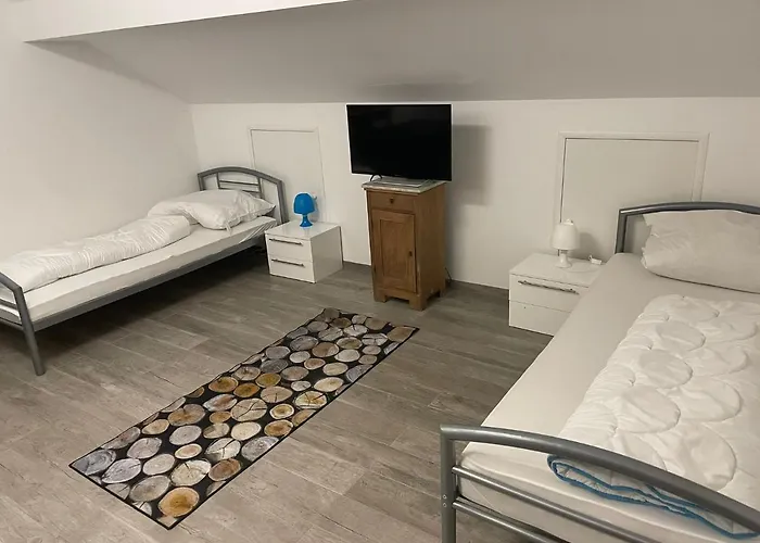 Monteursunterkunft - Fitters' With Shared Kitchen Egenhofen