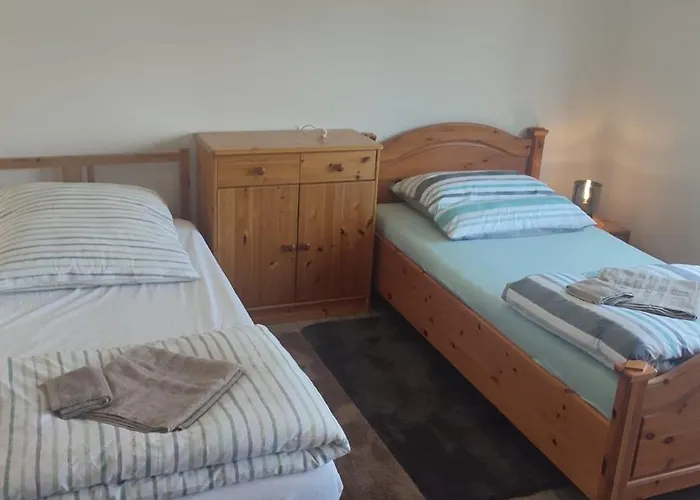 Monteursunterkunft - Fitters' With Shared Kitchen * Egenhofen